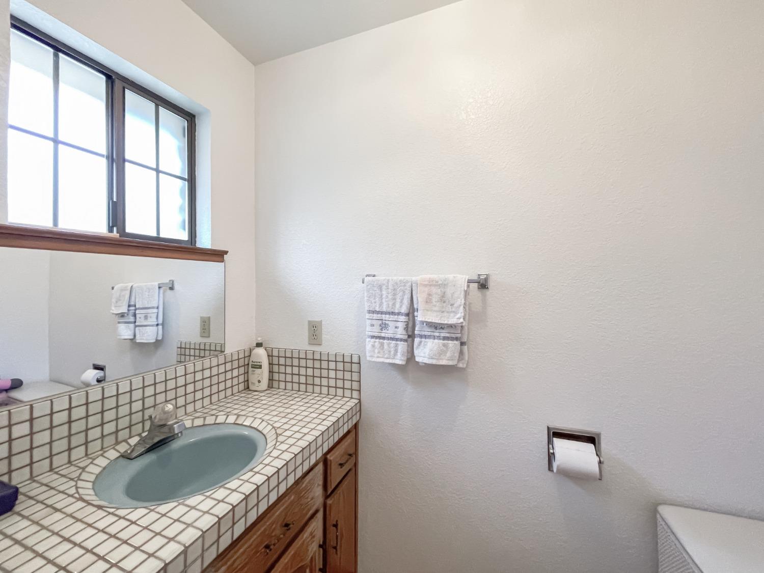 Detail Gallery Image 32 of 45 For 1246 Grand River Dr, Sacramento,  CA 95831 - 4 Beds | 2/1 Baths