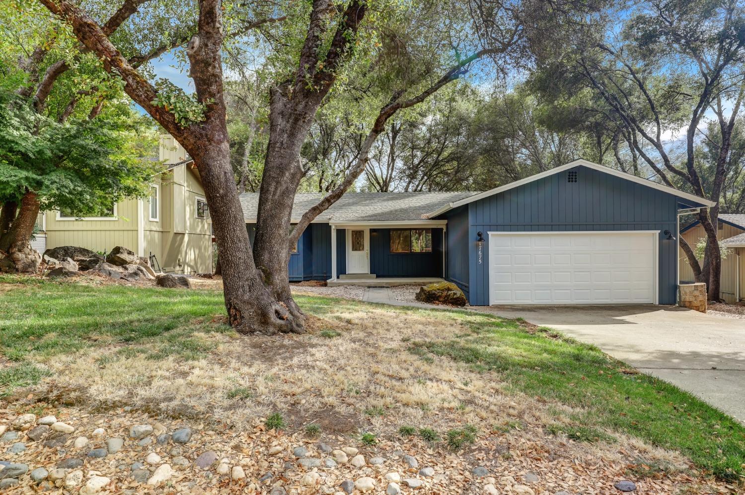 Detail Gallery Image 1 of 96 For 17675 Foxtail Dr, Penn Valley,  CA 95946 - 2 Beds | 2 Baths