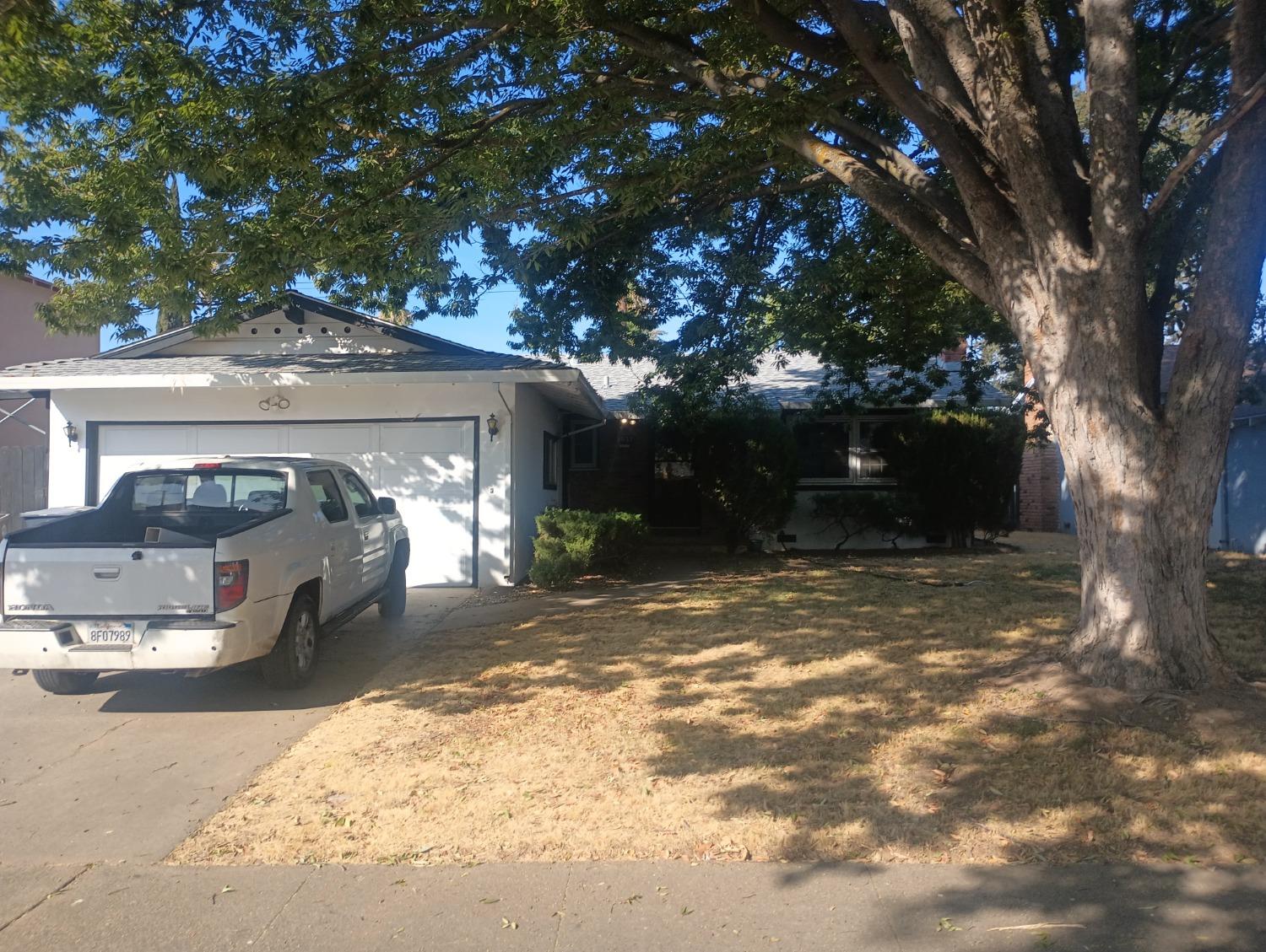 Detail Gallery Image 2 of 13 For 3032 Margate Way, Rancho Cordova,  CA 95670 - 3 Beds | 2 Baths