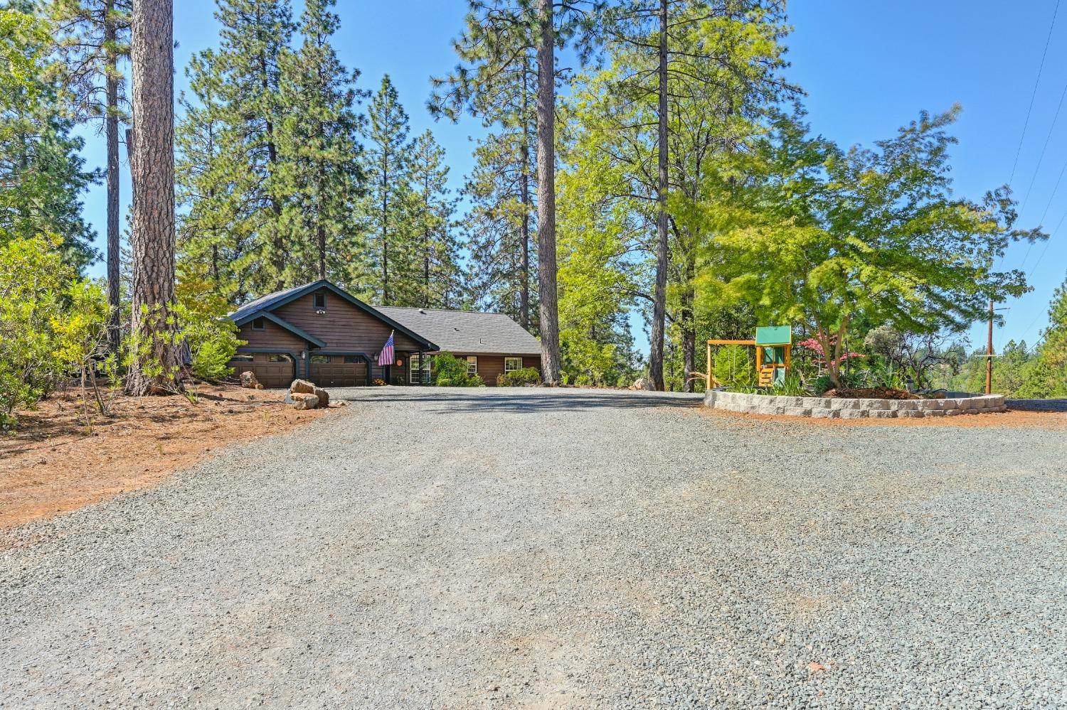 Detail Gallery Image 9 of 80 For 1920 Hidden Ridge Way, Colfax,  CA 95713 - 3 Beds | 2 Baths