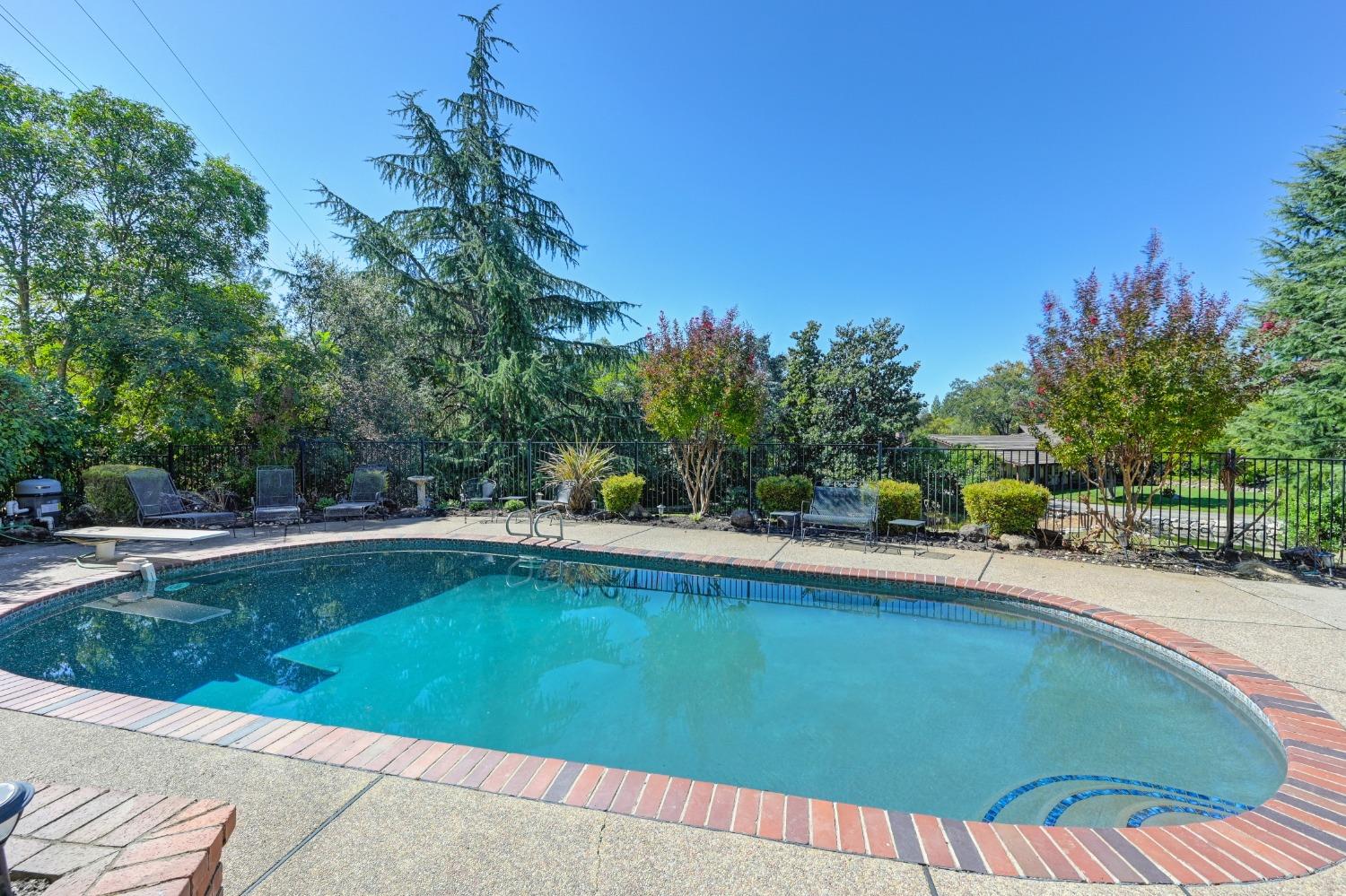 Detail Gallery Image 5 of 63 For 8460 Laurel Ln, Granite Bay,  CA 95746 - 3 Beds | 2/1 Baths