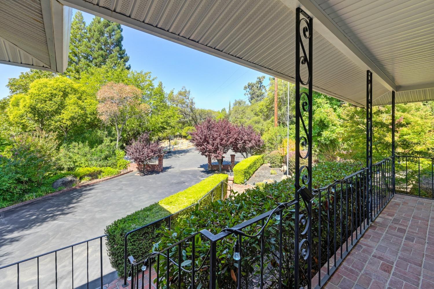 Detail Gallery Image 2 of 63 For 8460 Laurel Ln, Granite Bay,  CA 95746 - 3 Beds | 2/1 Baths