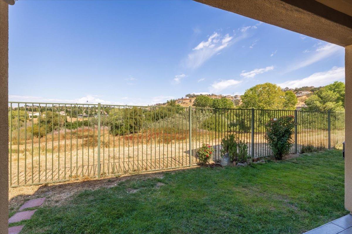 Detail Gallery Image 2 of 51 For 2981 Beatty Dr, El Dorado Hills,  CA 95762 - 4 Beds | 3 Baths