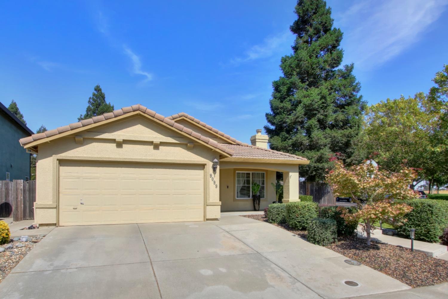 Pembridge Drive, Elk Grove, California image 3