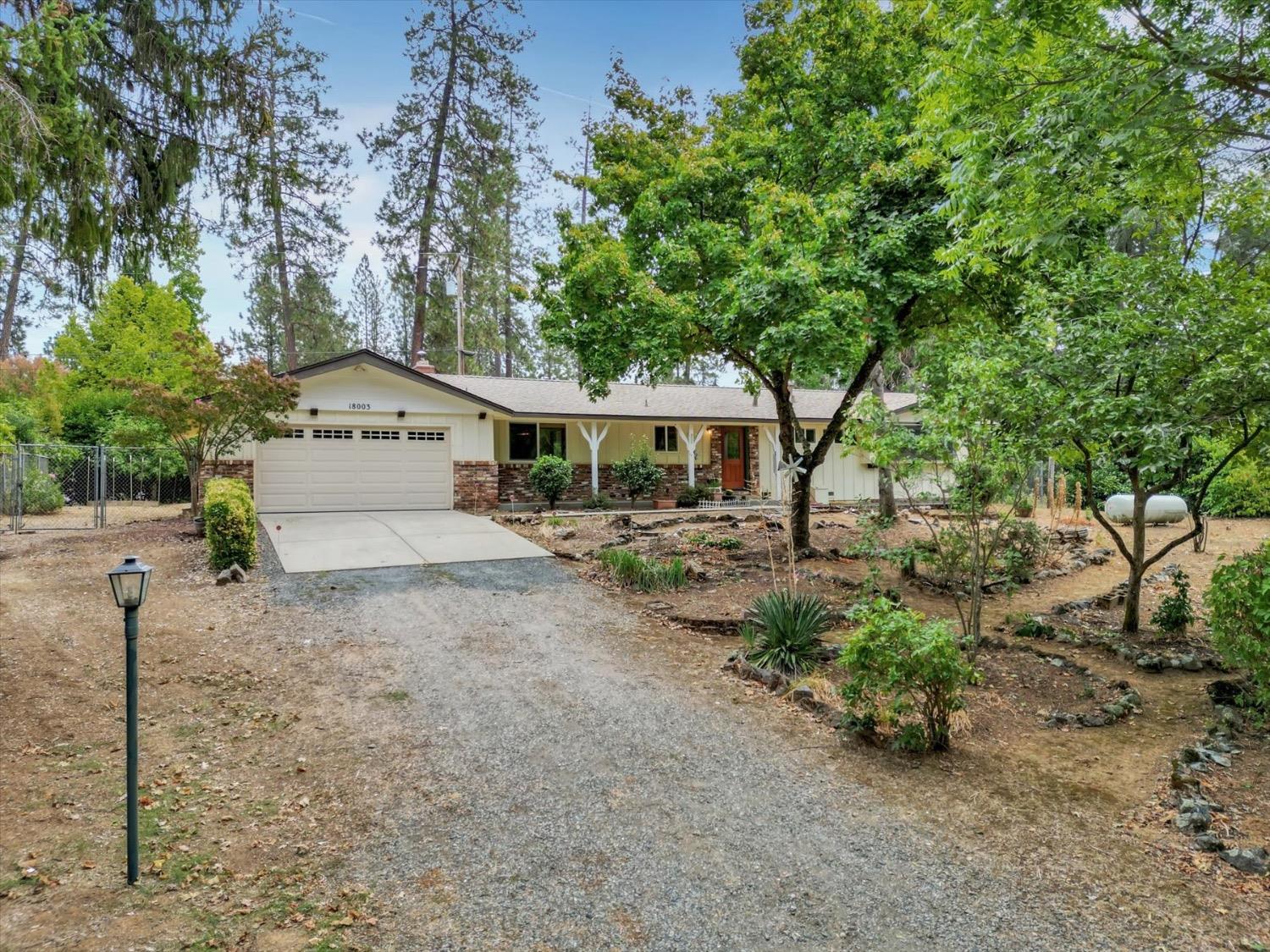 Detail Gallery Image 1 of 43 For 18003 Vintage Dr, Grass Valley,  CA 95949 - 3 Beds | 2 Baths