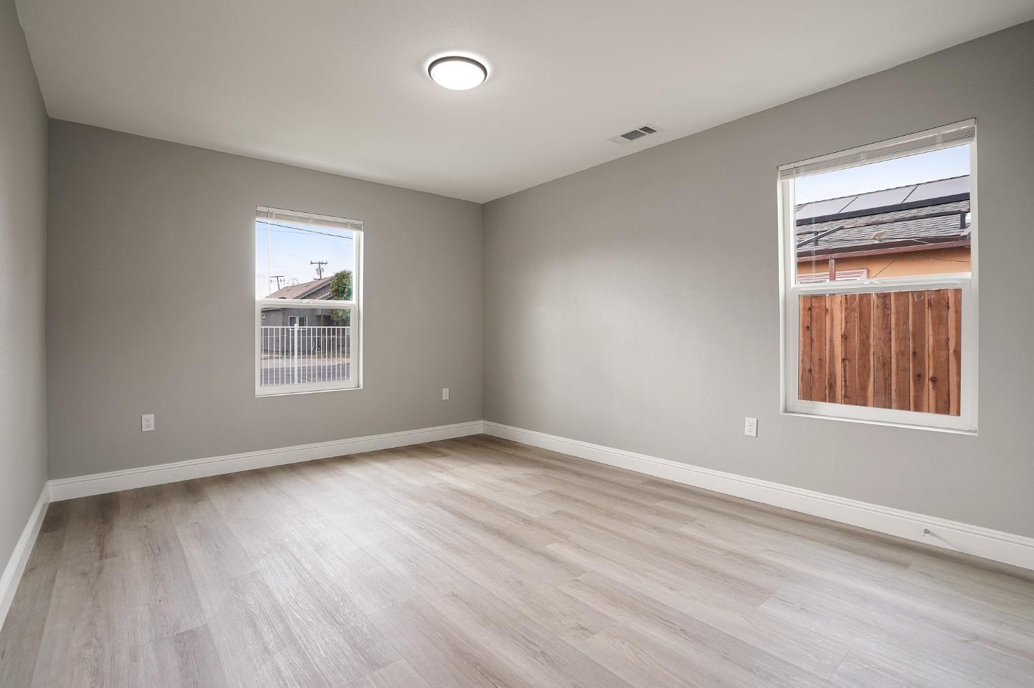 Detail Gallery Image 16 of 38 For 535 W Clay St, Stockton,  CA 95206 - 3 Beds | 2 Baths