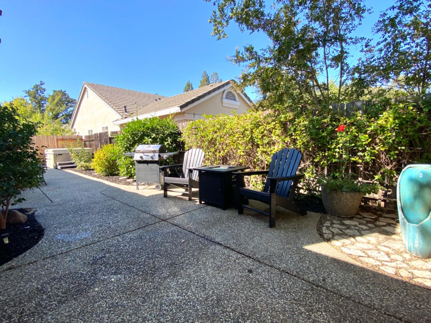 Detail Gallery Image 35 of 42 For 5128 Whisper Oaks Ln., Carmichael,  CA 95608 - 4 Beds | 2 Baths