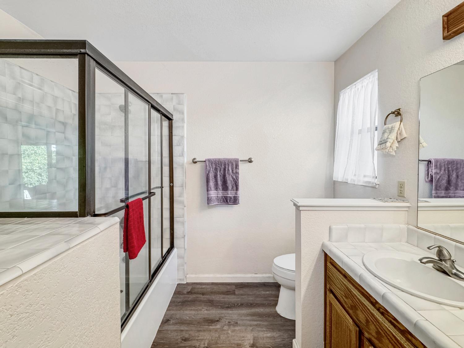 Detail Gallery Image 17 of 33 For 2537 Winsford Ln, Carmichael,  CA 95608 - 3 Beds | 2/1 Baths