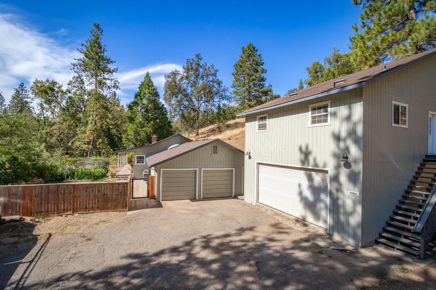 Detail Gallery Image 5 of 60 For 7220 Sly Park Rd, Placerville,  CA 95667 - 3 Beds | 2/1 Baths