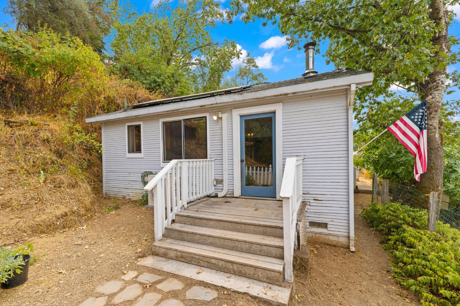 Detail Gallery Image 1 of 37 For 868 Reservoir St, Placerville,  CA 95667 - 2 Beds | 1 Baths