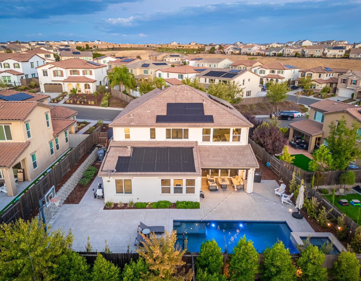 Detail Gallery Image 77 of 87 For 808 Dandelion Ln, Rocklin,  CA 95765 - 5 Beds | 4/1 Baths