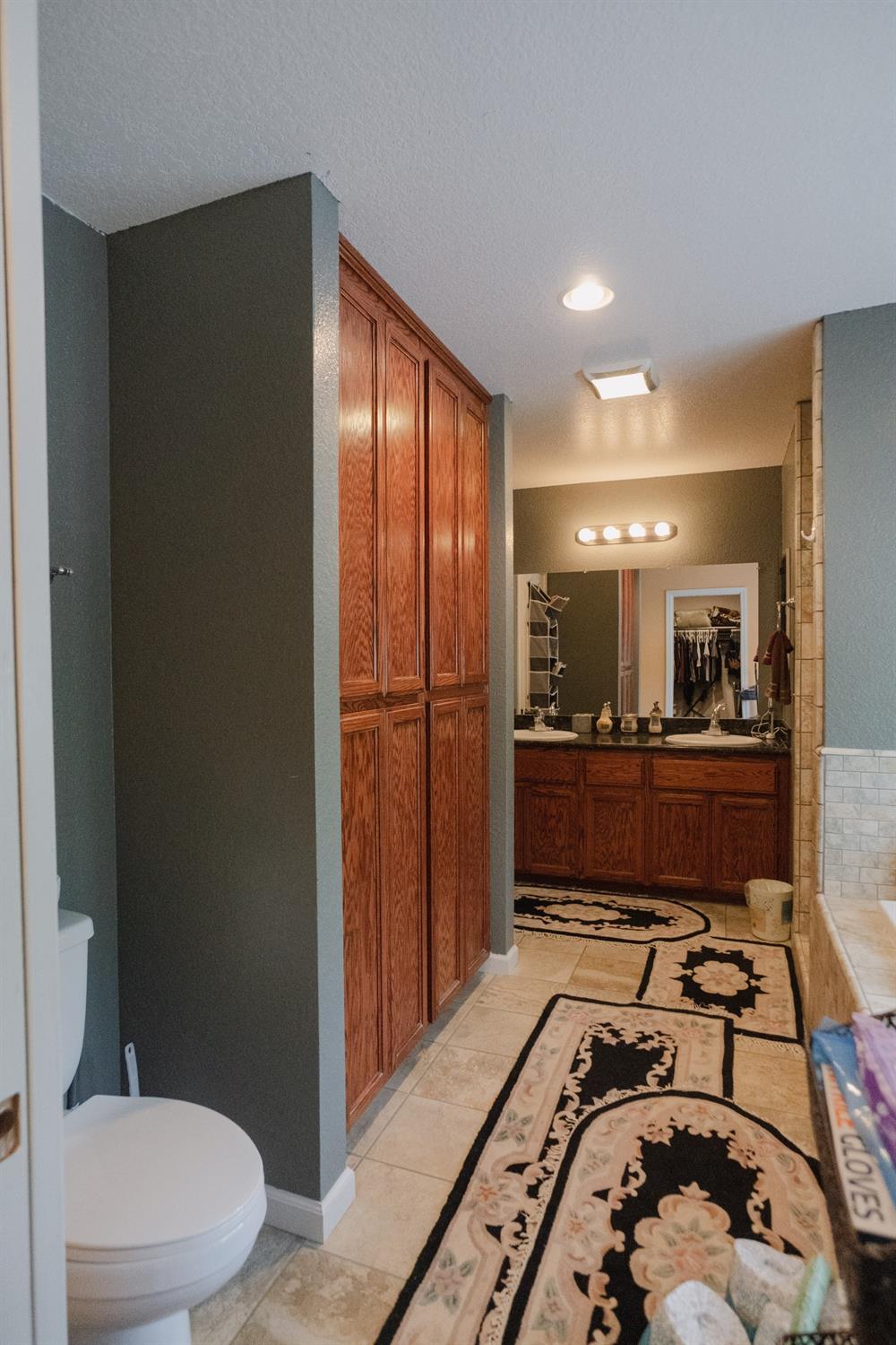 Detail Gallery Image 31 of 46 For 1208 Paseo Verde Dr, Merced,  CA 95348 - 3 Beds | 2/1 Baths