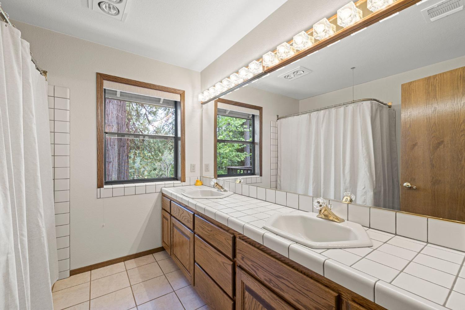 Detail Gallery Image 54 of 96 For 2641 Blackbird Ln, Camino,  CA 95709 - 4 Beds | 3/1 Baths