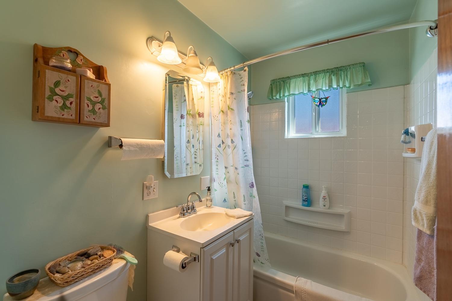 Detail Gallery Image 17 of 39 For 335 Harding Ave, Manteca,  CA 95336 - 3 Beds | 2 Baths