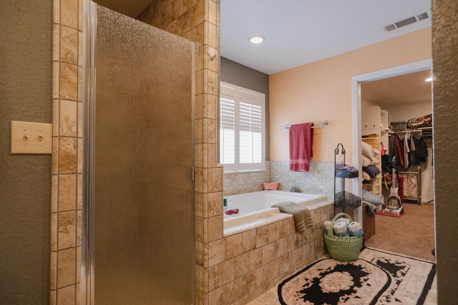 Detail Gallery Image 28 of 46 For 1208 Paseo Verde Dr, Merced,  CA 95348 - 3 Beds | 2/1 Baths