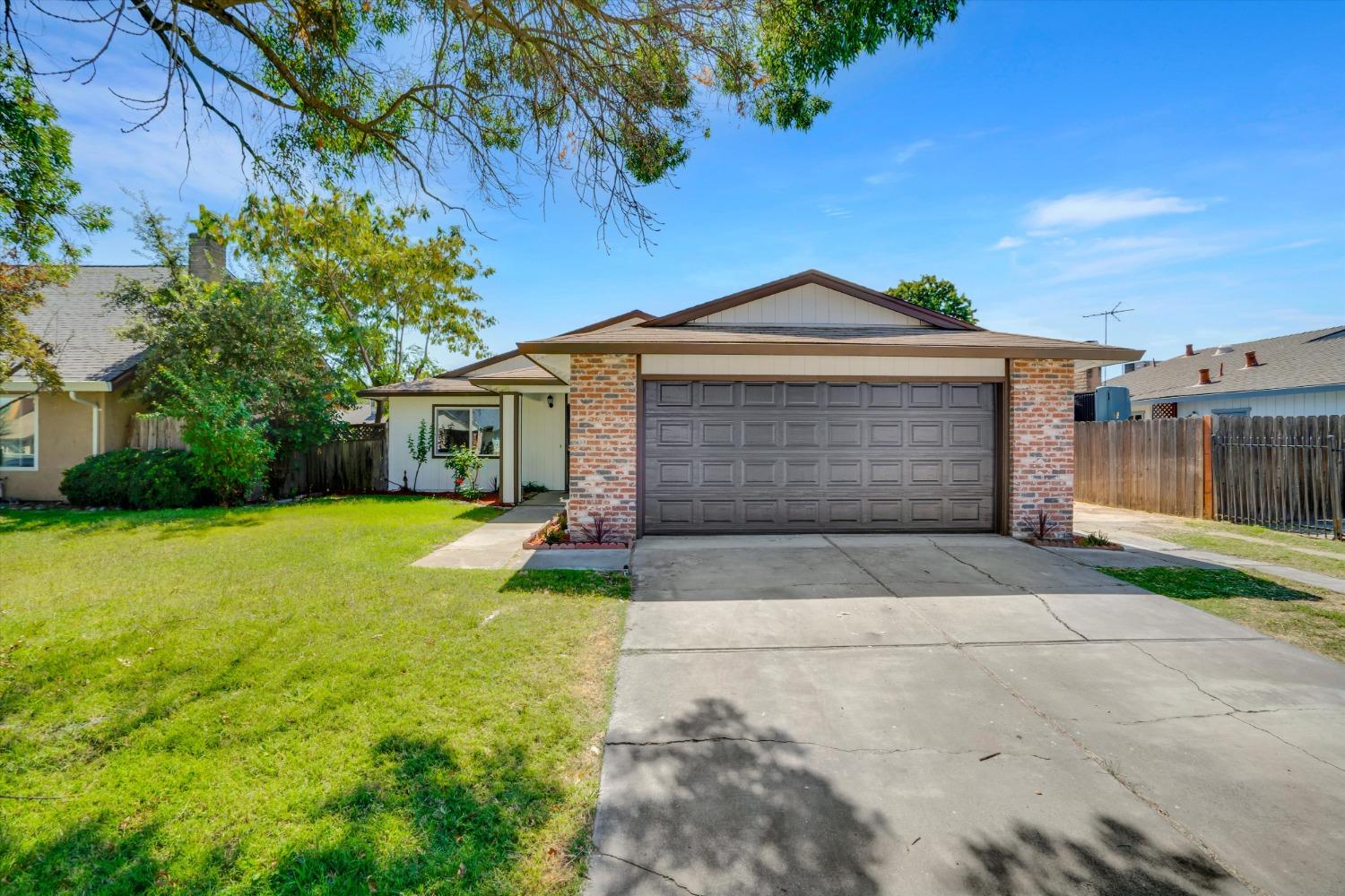 Detail Gallery Image 1 of 1 For 1124 Sheffield, Stockton,  CA 95210 - 3 Beds | 2 Baths