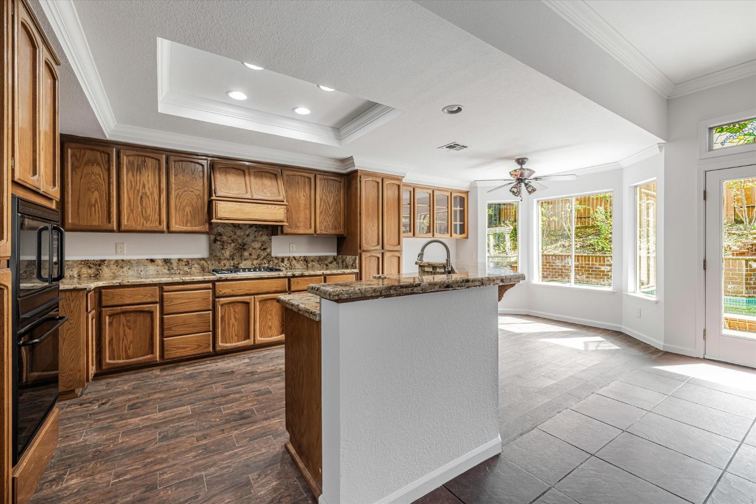 Detail Gallery Image 14 of 39 For 100 Hesiler Ct, Folsom,  CA 95630 - 4 Beds | 2 Baths