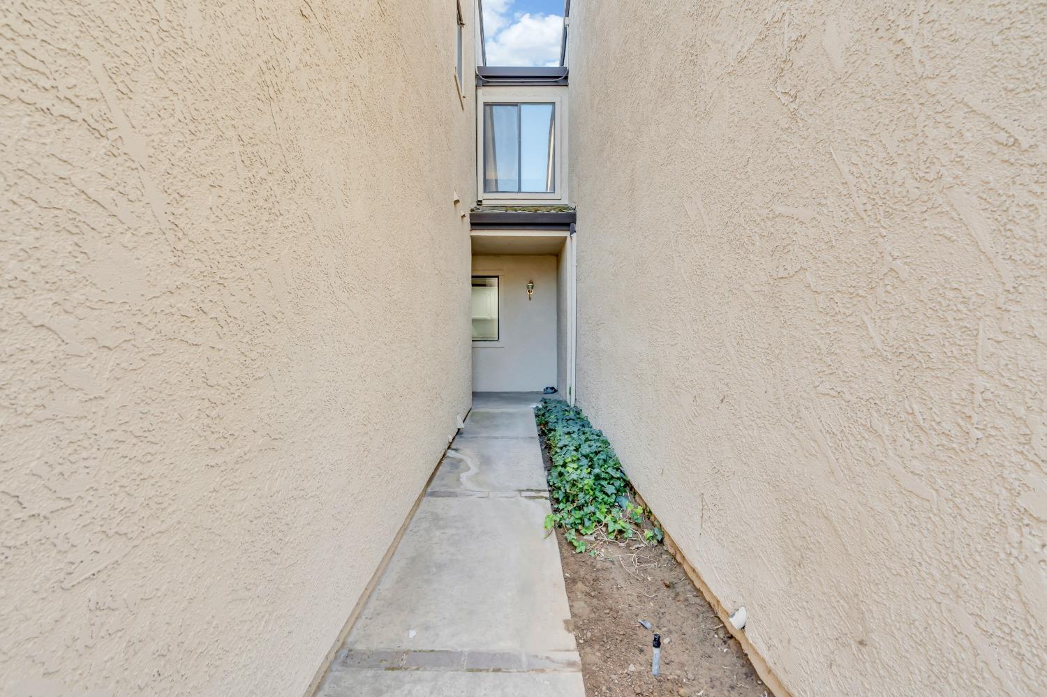 Detail Gallery Image 9 of 44 For 1111 Cedar Creek Dr #25,  Modesto,  CA 95355 - 3 Beds | 2 Baths