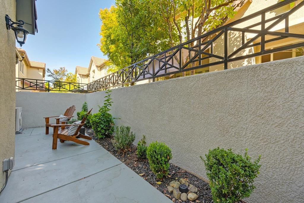 Detail Gallery Image 23 of 29 For 1701 Rivage Cir, Folsom,  CA 95630 - 2 Beds | 2/1 Baths