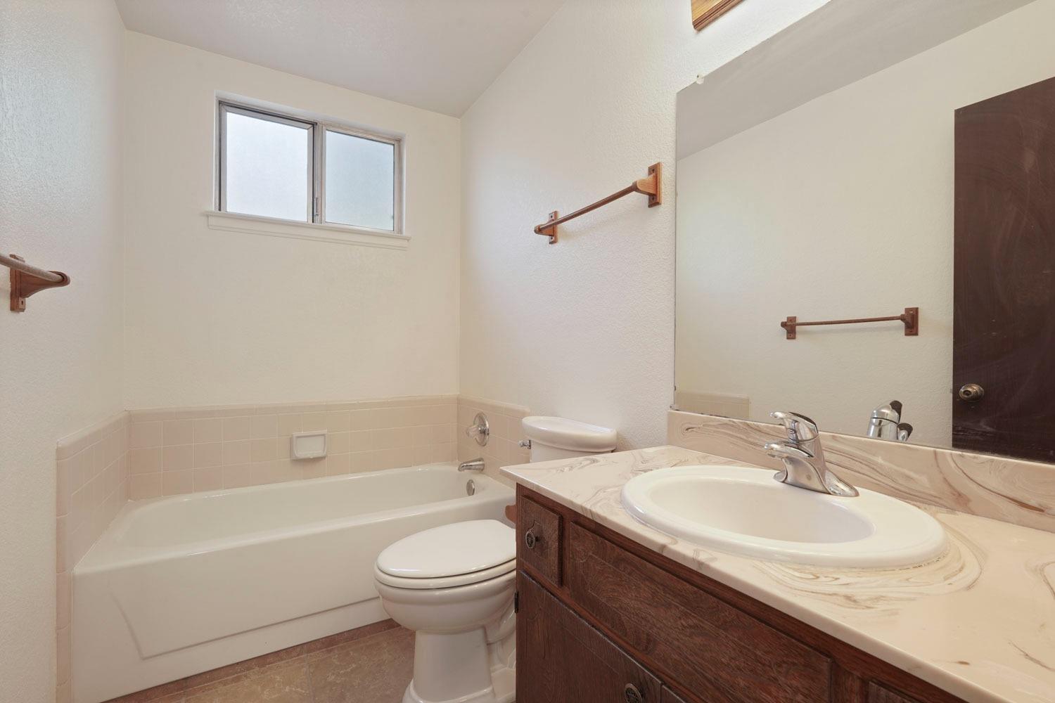 Detail Gallery Image 22 of 52 For 1455 W Driftwood Way, Manteca,  CA 95337 - 4 Beds | 2 Baths