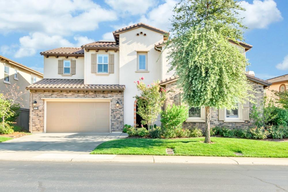 Detail Gallery Image 2 of 91 For 2511 Orsay Way, El Dorado Hills,  CA 95762 - 5 Beds | 5/1 Baths