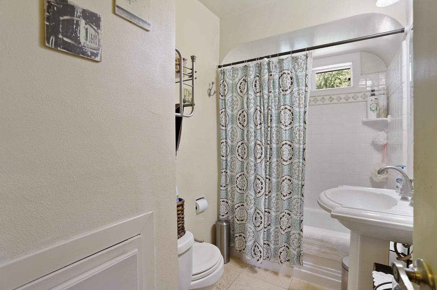 Detail Gallery Image 26 of 42 For 309 Mission St, Lodi,  CA 95240 - 3 Beds | 2 Baths