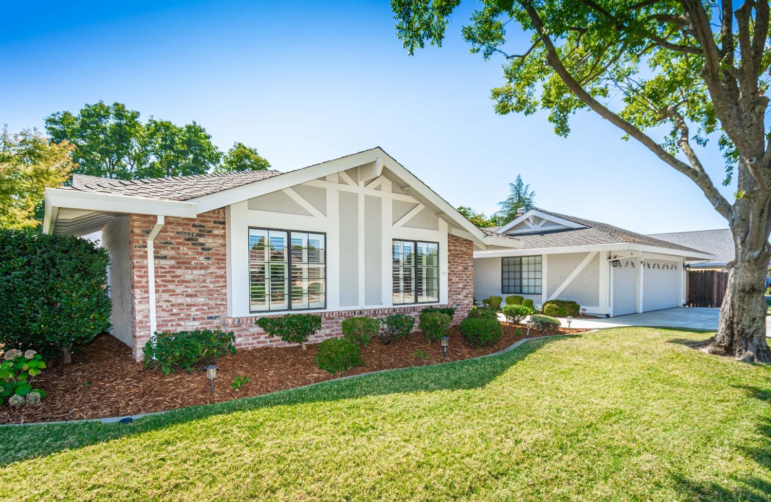 Detail Gallery Image 1 of 1 For 1822 Woodacre Way, Roseville,  CA 95661 - 4 Beds | 2/1 Baths