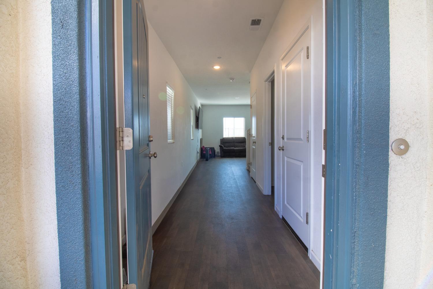 Detail Gallery Image 4 of 34 For 12142 Alamosa Dr, Rancho Cordova,  CA 95742 - 4 Beds | 2/1 Baths