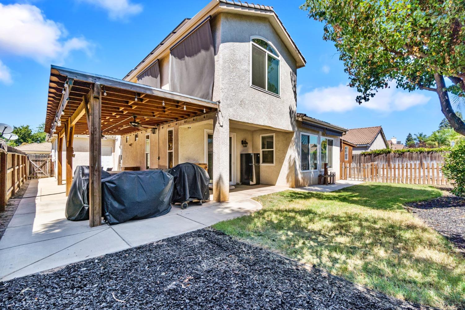 Detail Gallery Image 32 of 39 For 5241 W Bedford Ave, Fresno,  CA 93722 - 3 Beds | 2 Baths