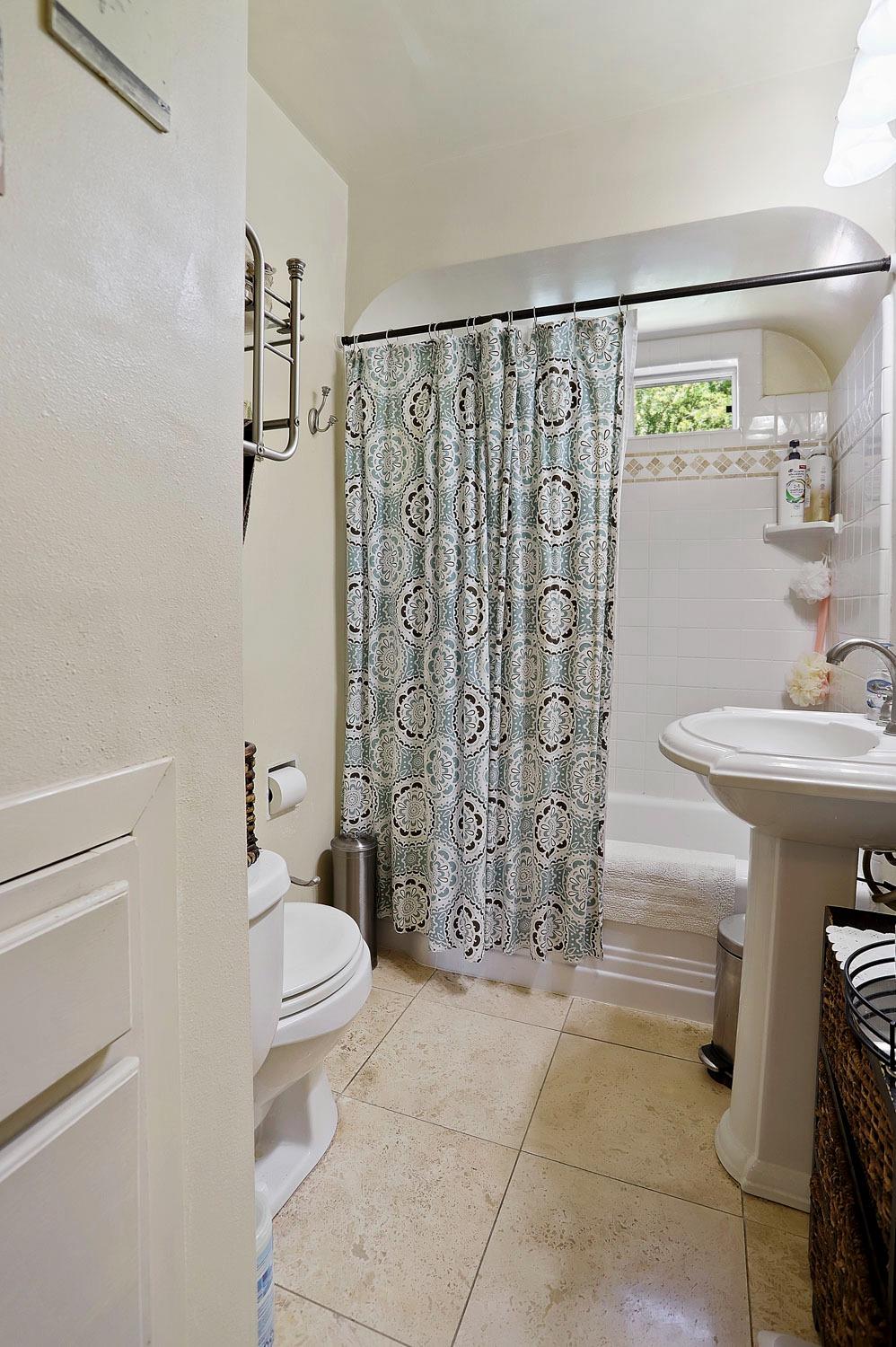 Detail Gallery Image 27 of 42 For 309 Mission St, Lodi,  CA 95240 - 3 Beds | 2 Baths