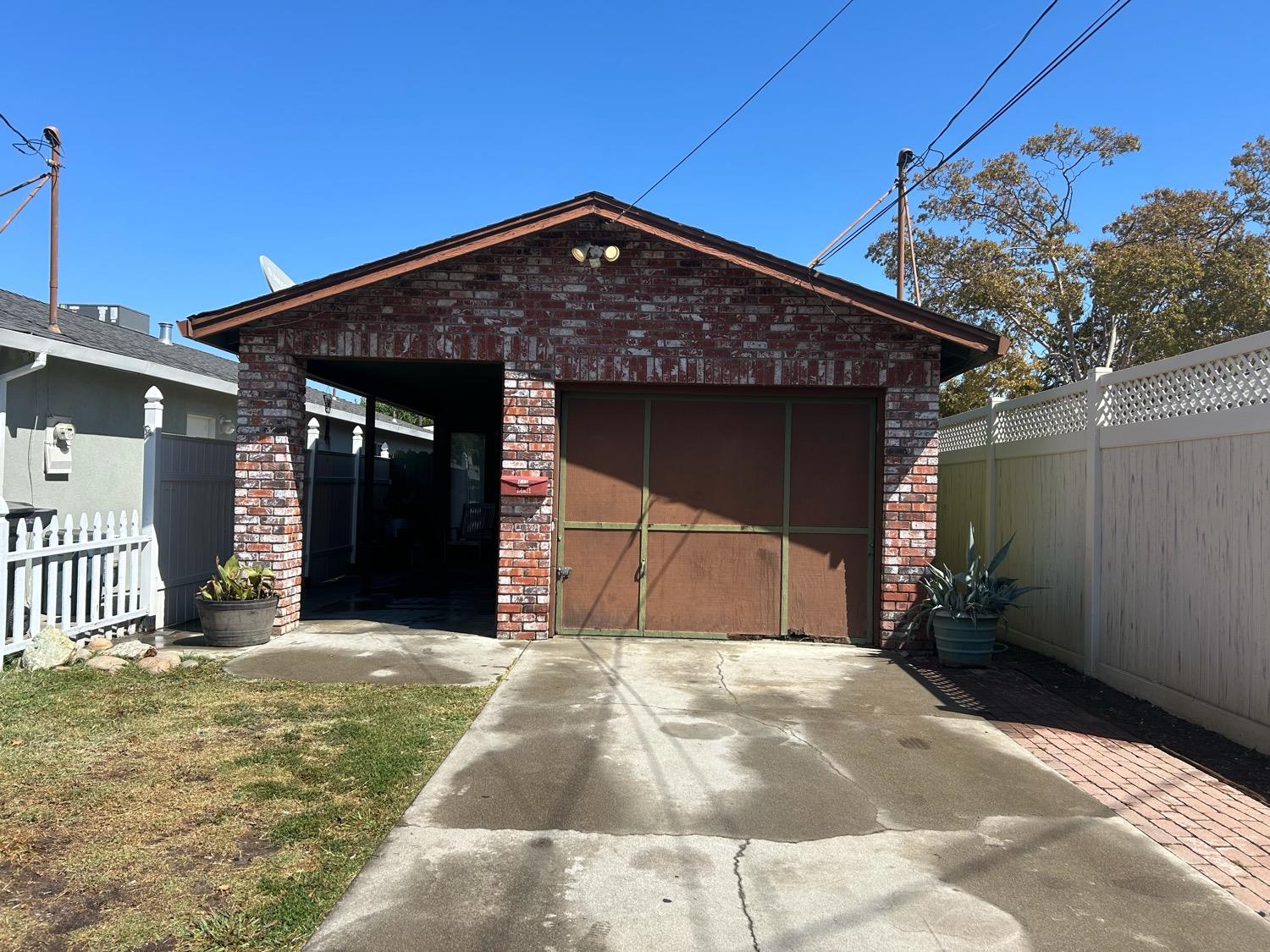 Detail Gallery Image 1 of 1 For 615 N 2nd Ave, Oakdale,  CA 95361 - 2 Beds | 1 Baths