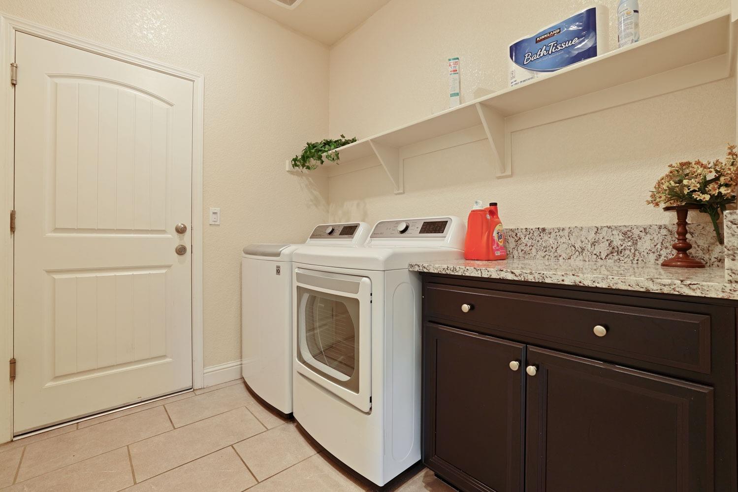 Detail Gallery Image 21 of 53 For 146 Sproul Ct, Merced,  CA 95348 - 6 Beds | 3/1 Baths