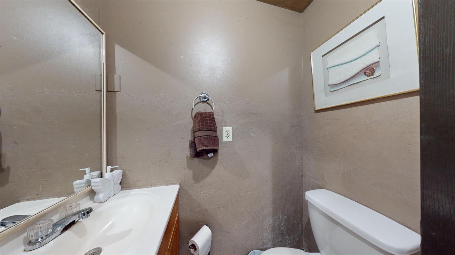 Detail Gallery Image 11 of 52 For 2536 Don Pedro Rd, Ceres,  CA 95307 - 3 Beds | 1/1 Baths