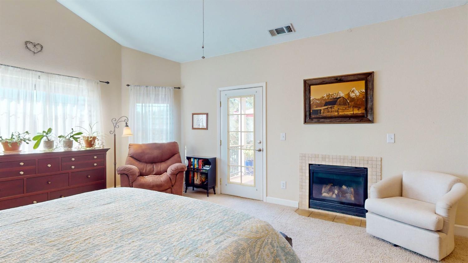 Detail Gallery Image 15 of 36 For 12757 Greenbrook Loop, Penn Valley,  CA 95946 - 4 Beds | 3 Baths