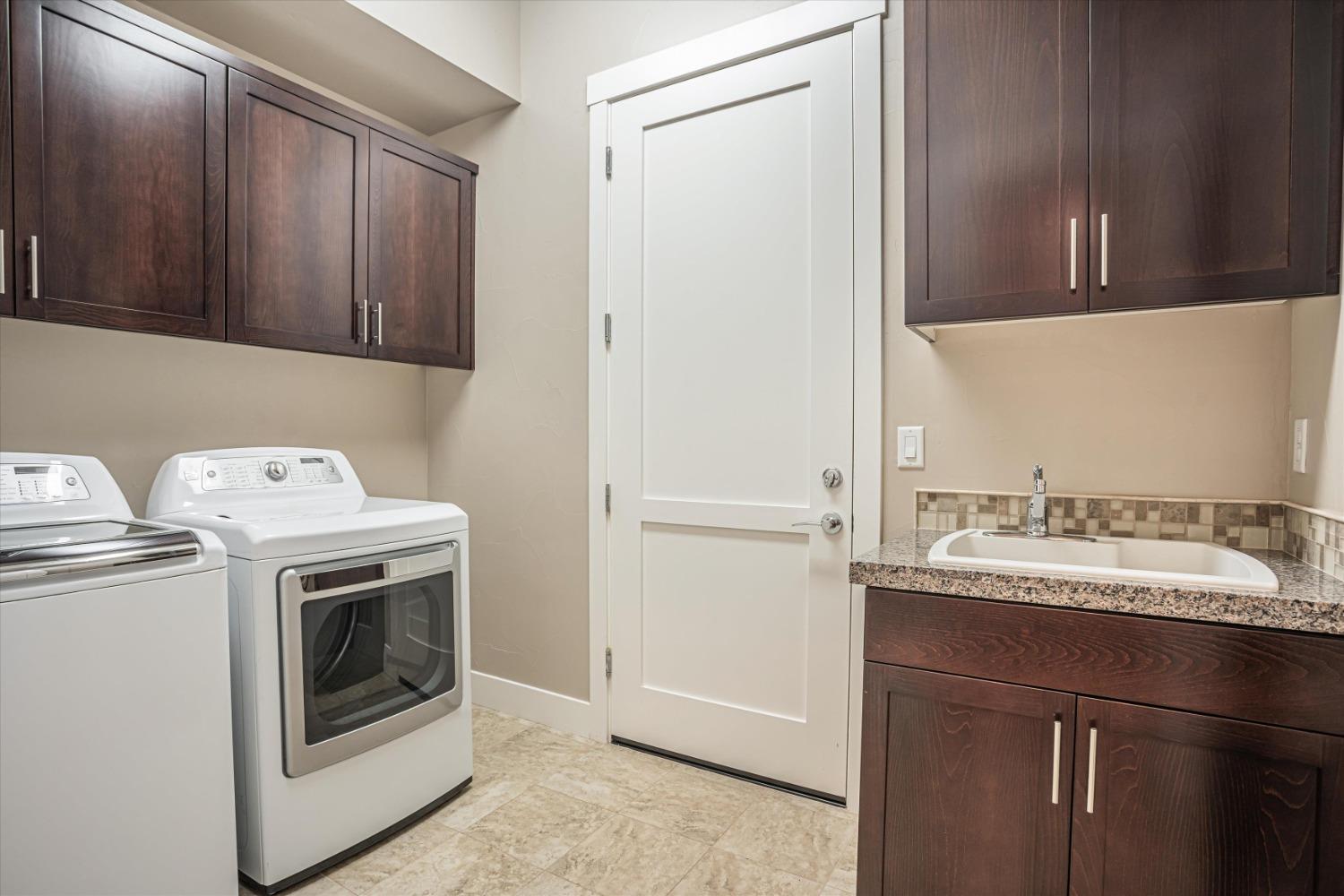 Detail Gallery Image 65 of 79 For 3530 Serramont Ct, Carmichael,  CA 95608 - 5 Beds | 3/1 Baths