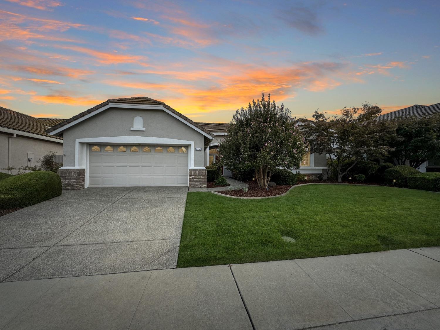 Detail Gallery Image 1 of 51 For 7752 Rosestone Ln, Roseville,  CA 95747 - 2 Beds | 2 Baths