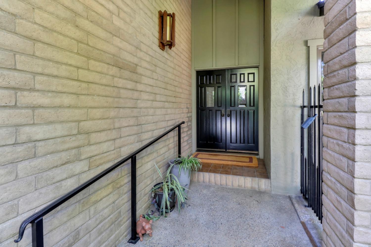 Detail Gallery Image 8 of 64 For 2861 Calle Vista Way, Sacramento,  CA 95821 - 2 Beds | 2/1 Baths