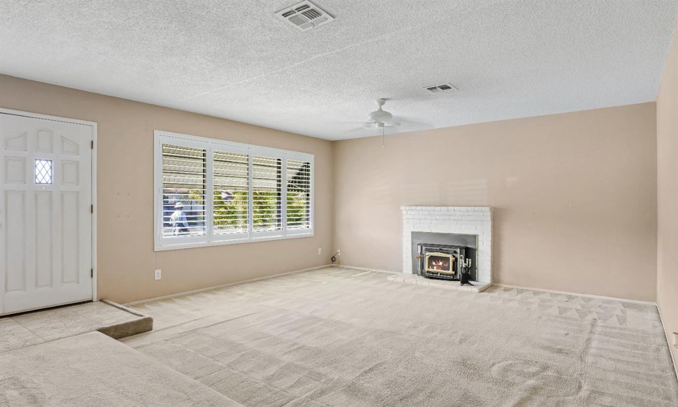 Detail Gallery Image 10 of 39 For 1208 Glenhurst Dr, Lodi,  CA 95240 - 3 Beds | 2 Baths