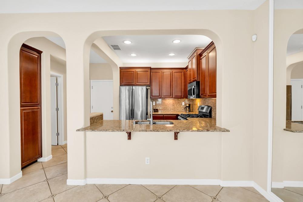 Detail Gallery Image 11 of 40 For 3919 Streamline St, Sacramento,  CA 95834 - 3 Beds | 2/1 Baths