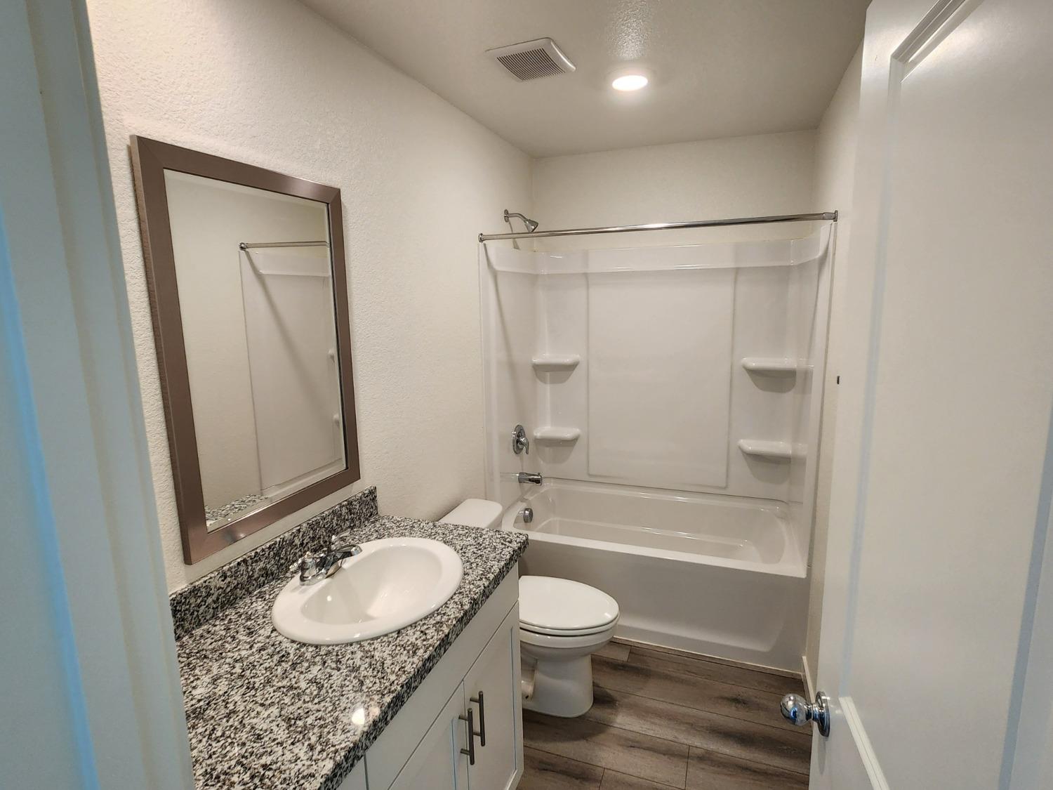 Detail Gallery Image 3 of 13 For 1250 Raspberry Way, Yuba City,  CA 95993 - 4 Beds | 2 Baths