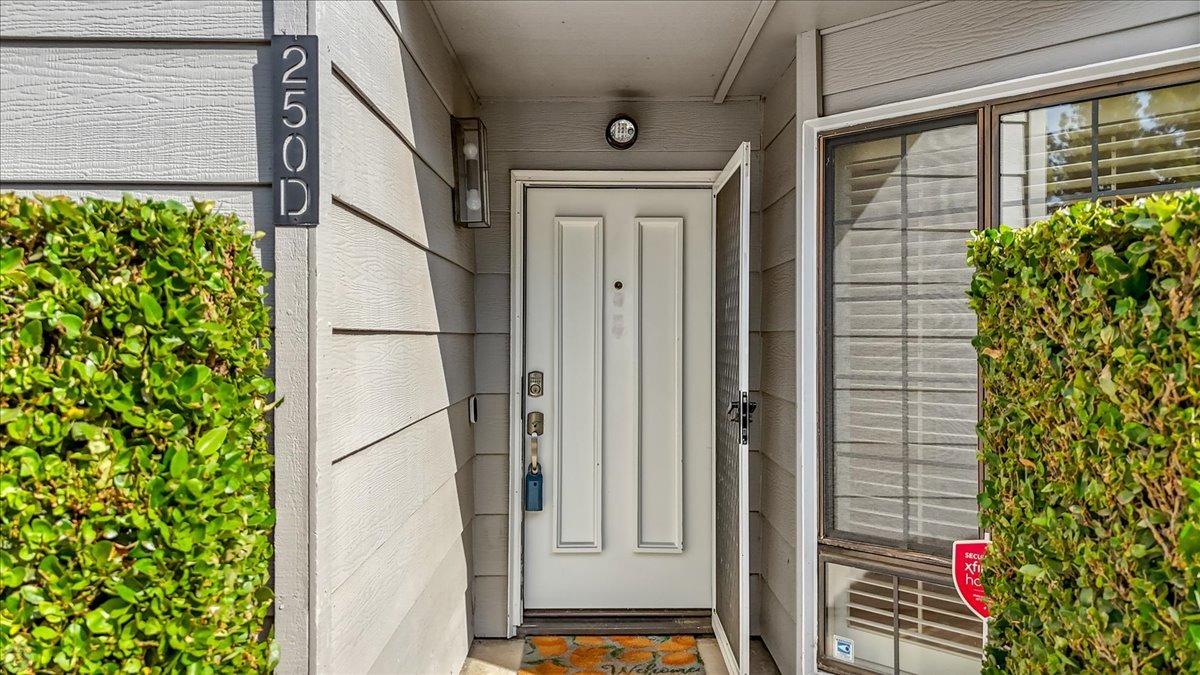 Detail Gallery Image 7 of 65 For 250 W Rumble Rd #D,  Modesto,  CA 95350 - 3 Beds | 2 Baths