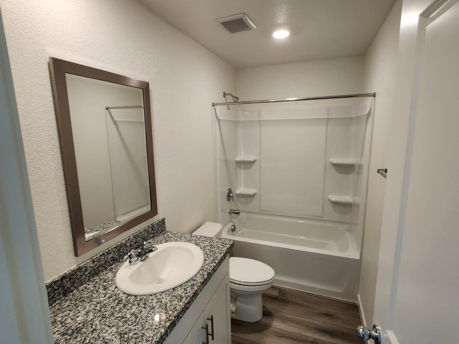 Detail Gallery Image 2 of 13 For 1250 Raspberry Way, Yuba City,  CA 95993 - 4 Beds | 2 Baths