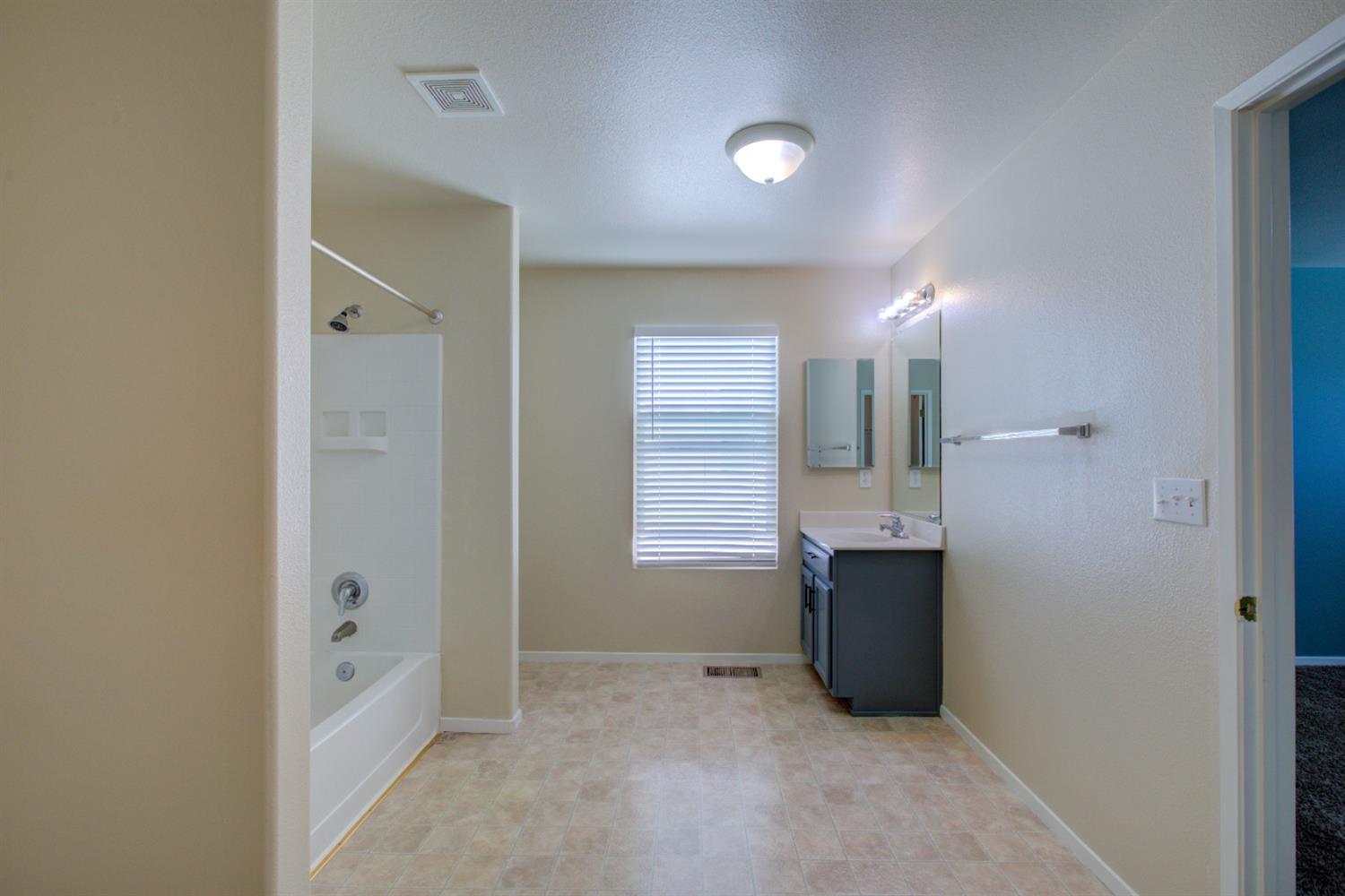 Detail Gallery Image 36 of 51 For 3751 Morning Glory Ave, Merced,  CA 95348 - 3 Beds | 2/1 Baths