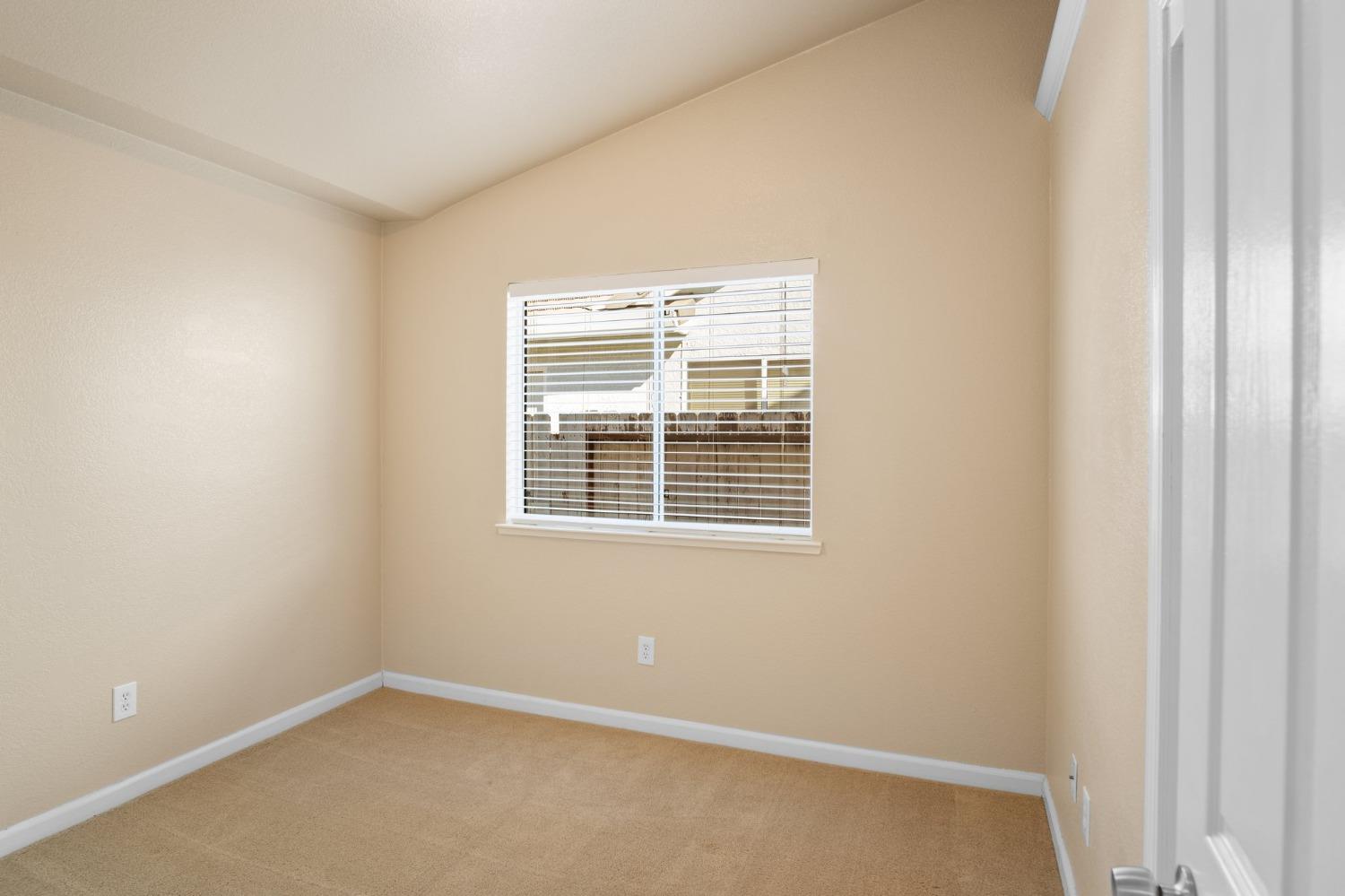 Detail Gallery Image 20 of 32 For 932 Chris Ln, Turlock,  CA 95380 - 4 Beds | 2 Baths