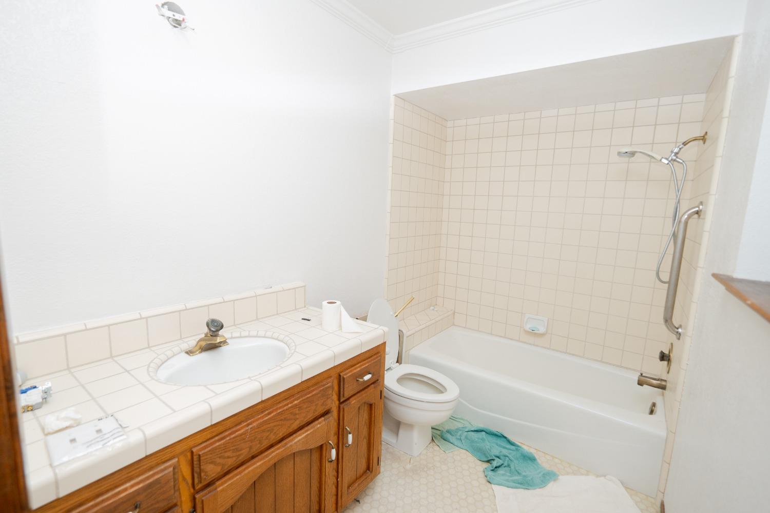 Detail Gallery Image 21 of 36 For 7442 N Tahan Ave, Fresno,  CA 93711 - 3 Beds | 2/1 Baths