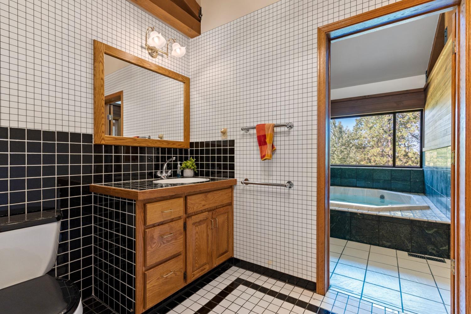 Detail Gallery Image 17 of 58 For 14070 Cartwright Way, Nevada City,  CA 95959 - 3 Beds | 2/1 Baths