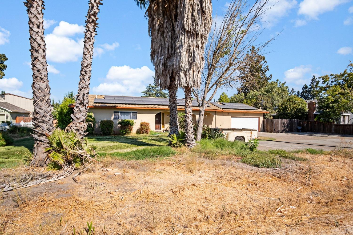 Detail Gallery Image 3 of 34 For 2233 Lucile Ave, Stockton,  CA 95209 - 3 Beds | 2/1 Baths