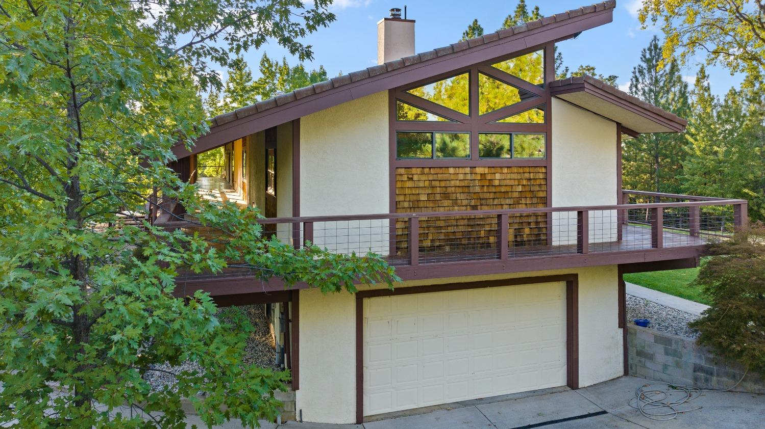 Detail Gallery Image 1 of 58 For 14070 Cartwright Way, Nevada City,  CA 95959 - 3 Beds | 2/1 Baths