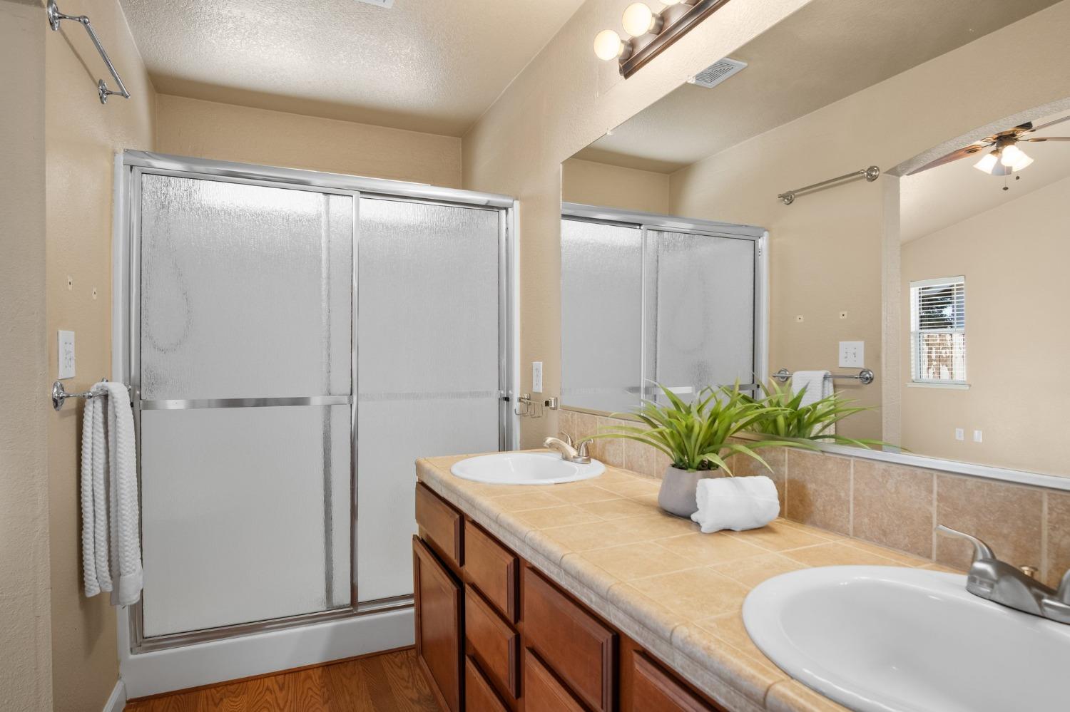 Detail Gallery Image 25 of 32 For 932 Chris Ln, Turlock,  CA 95380 - 4 Beds | 2 Baths