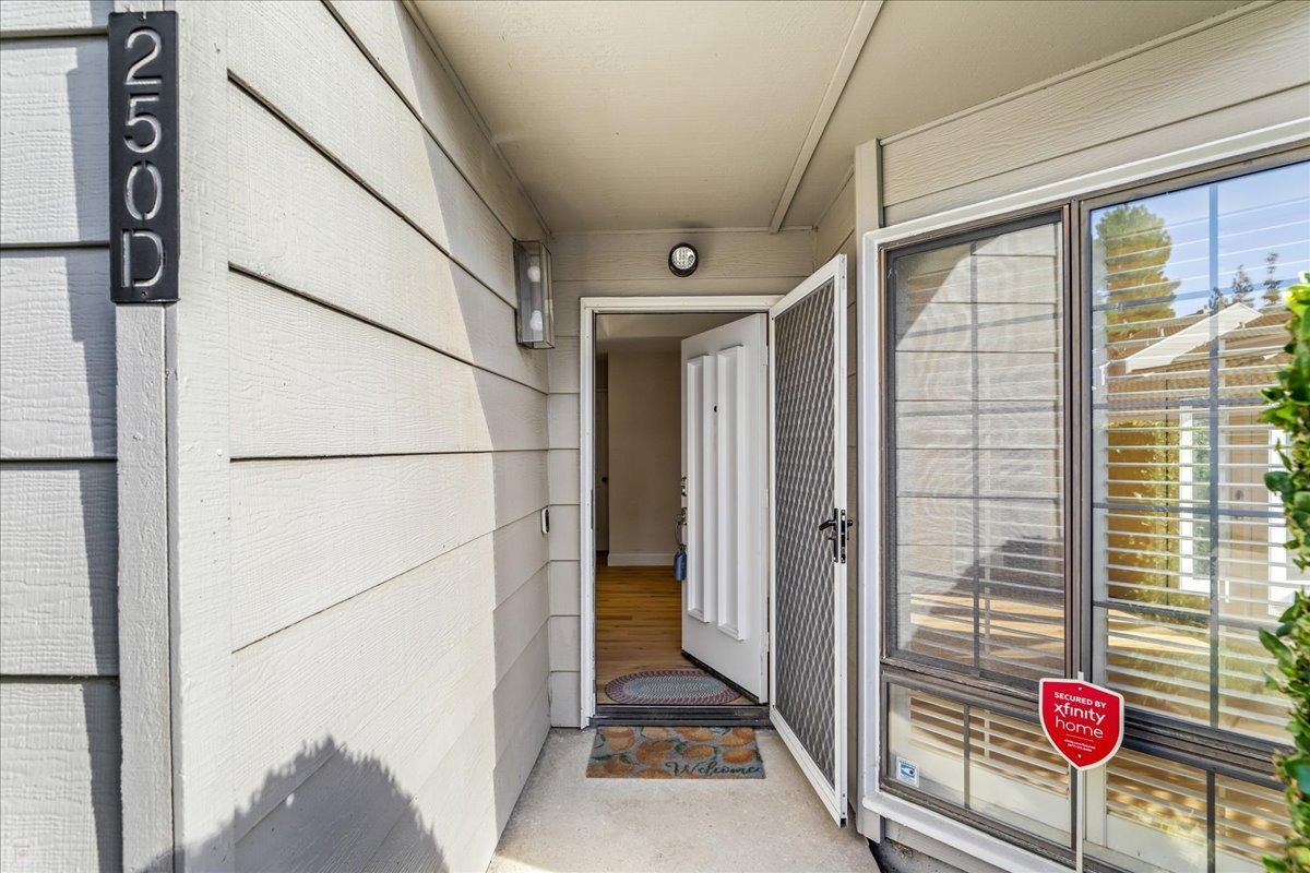 Detail Gallery Image 8 of 65 For 250 W Rumble Rd #D,  Modesto,  CA 95350 - 3 Beds | 2 Baths